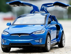 1:32 Tesla 2015 Model X Die Cast Model Car