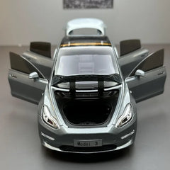 1:24 Tesla 2016 Model 3 Die Cast Model Car