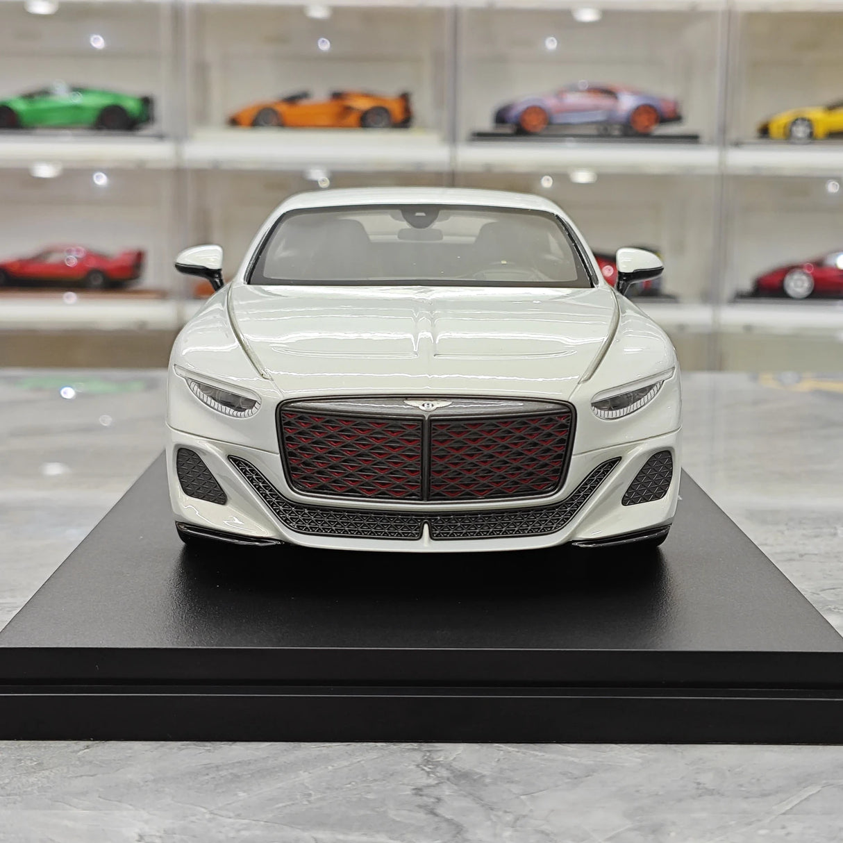 Top Speed Bentley 2023 Batur Bonneville Pearl 1:18 – Sammelobjekt-Resin-Modellharz