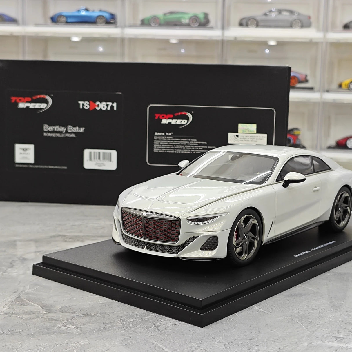 Top Speed Bentley 2023 Batur Bonneville Pearl 1:18 – Sammelobjekt-Resin-Modellharz