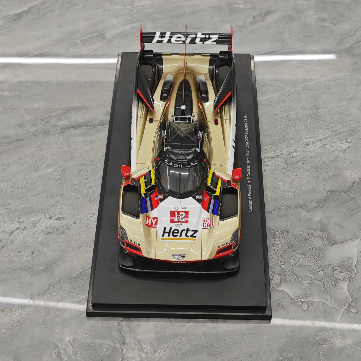 Cadillac 2025 V-Series.R Cadillac Hertz Team JOTA #12 1:18 24h Le Mans Resin-Sammlermodell von Top Speed – 2 ansehen