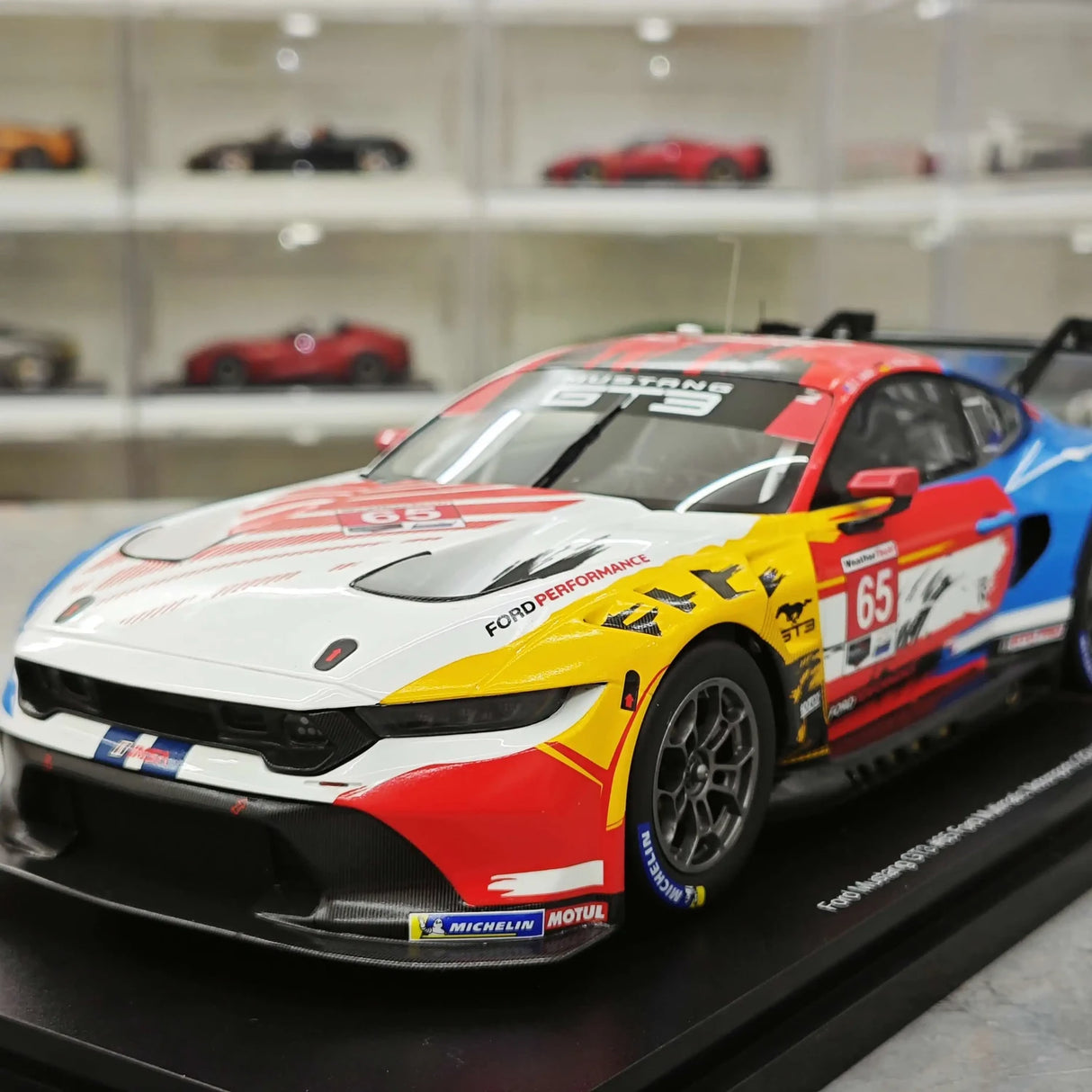 Ford 2024 Mustang GT3 Ford Multimatic Motorsports #65 1:18 Sammlermodell aus Harz von Top Speed – Ansicht 3