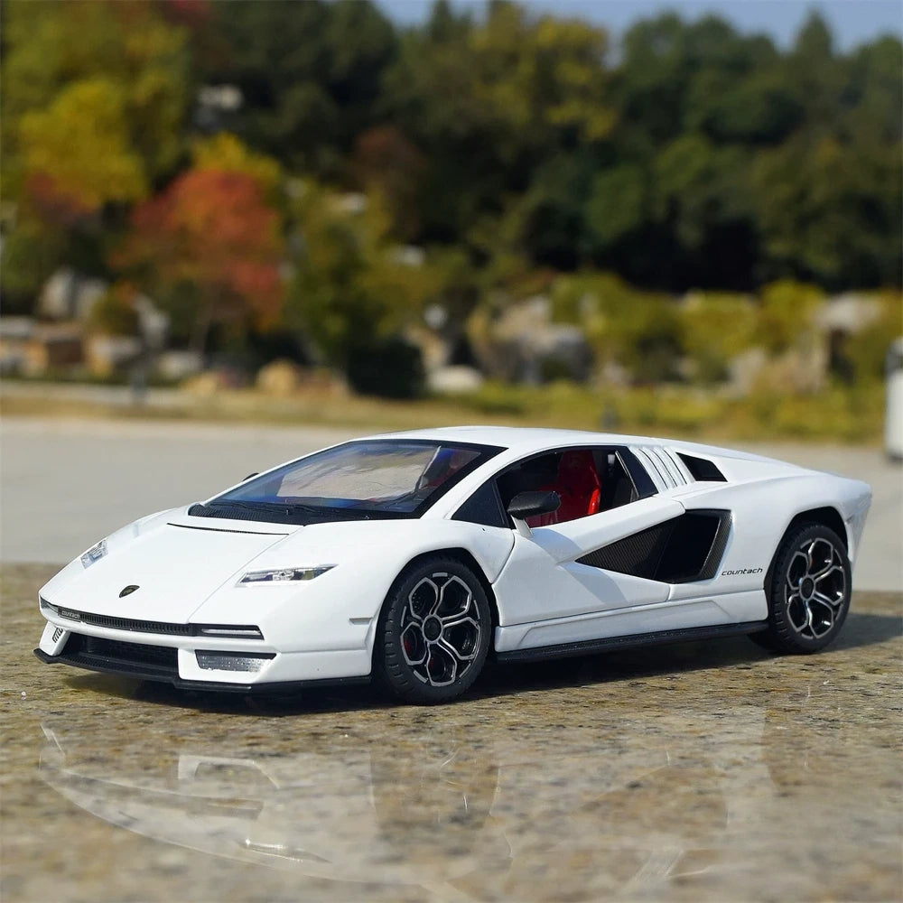 [TOY] 1:24 Lamborghini 2022 Countach LPI800-4 White Model Car Die-Cast