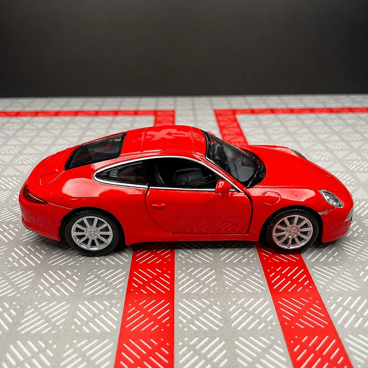 Porsche 2011 911 Carrera S Red 1:36 – Diecast Display Model Die-Cast