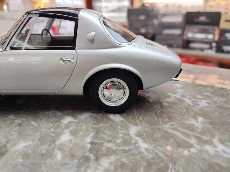 1:18 Toyota 1965 Sports 800 Die Cast Model Car