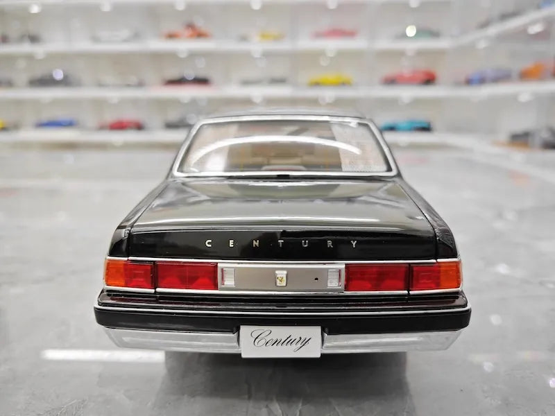 1:18 Toyota 1997 Century Die Cast Model Car