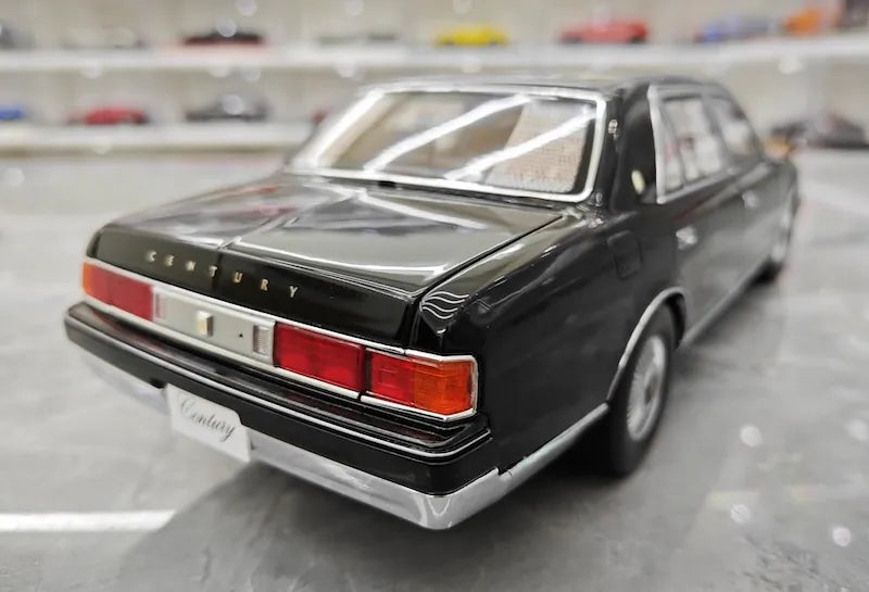 1:18 Toyota 1997 Century Die Cast Model Car