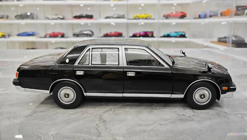 1:18 Toyota 1997 Century Die Cast Model Car
