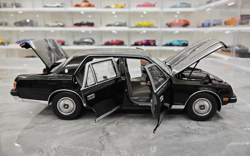 1:18 Toyota 1997 Century Die Cast Model Car