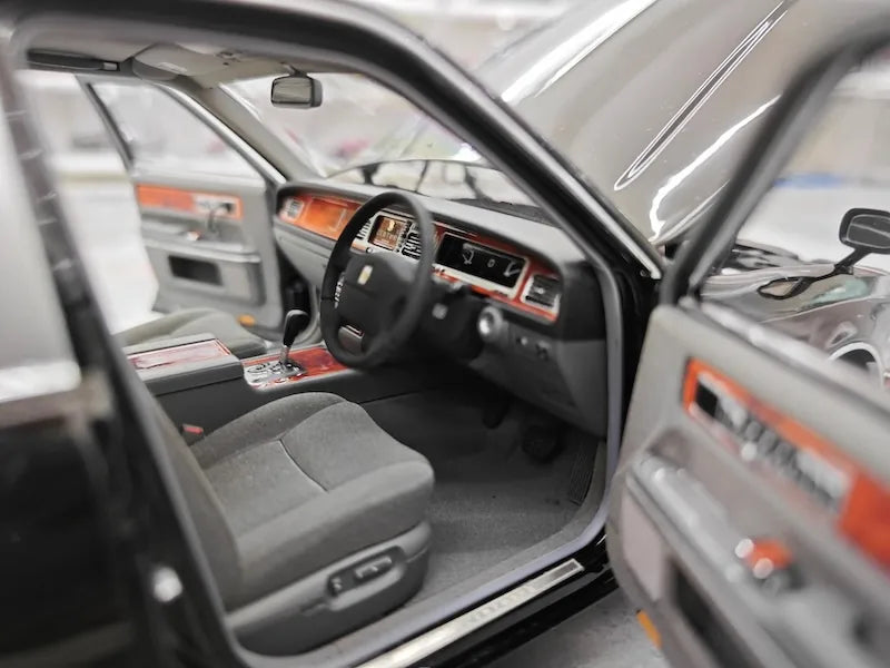 1:18 Toyota 1997 Century Die Cast Model Car