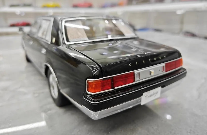 1:18 Toyota 1997 Century Die Cast Model Car