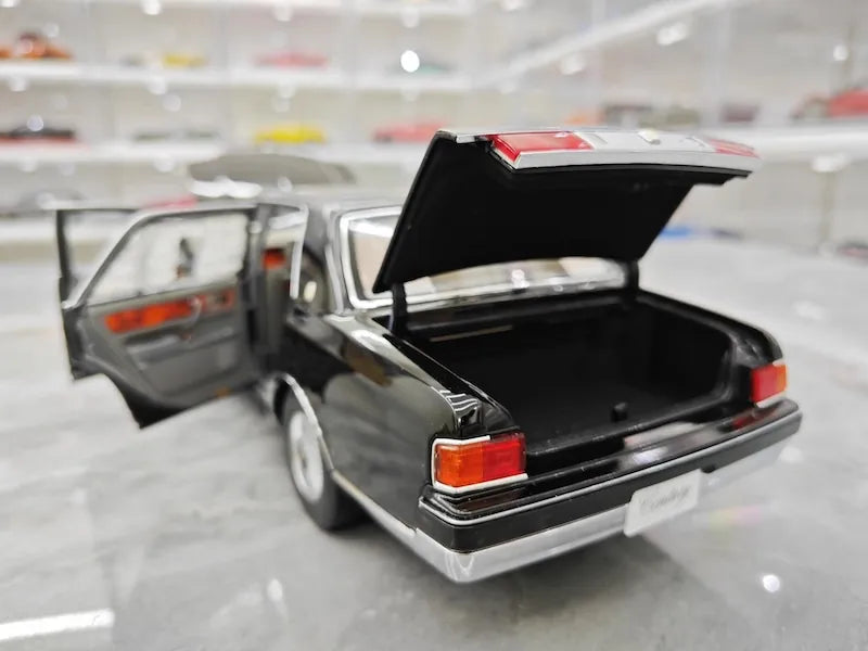 1:18 Toyota 1997 Century Die Cast Model Car