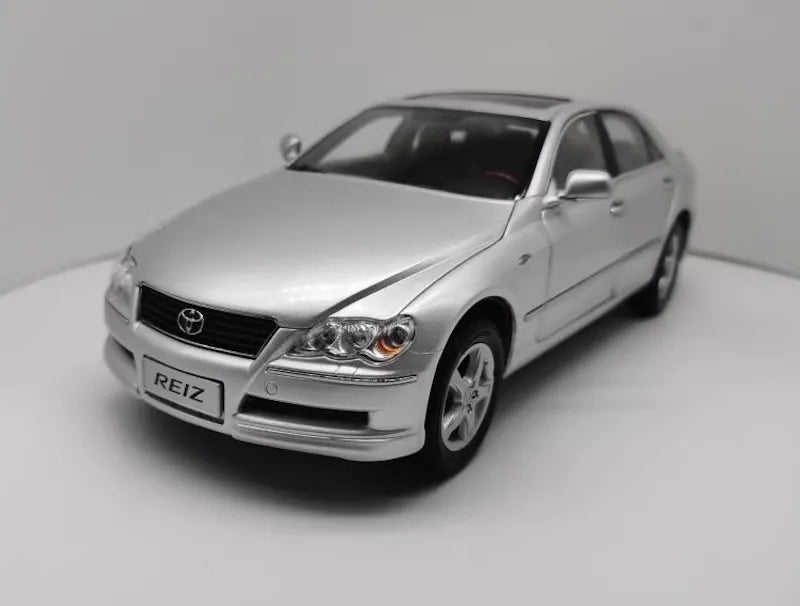 1:18 Toyota 2004 Mark X Die Cast Model Car
