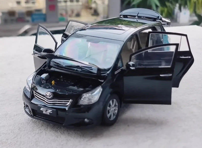 1:18 Toyota 2009 Verso Die Cast Model Car