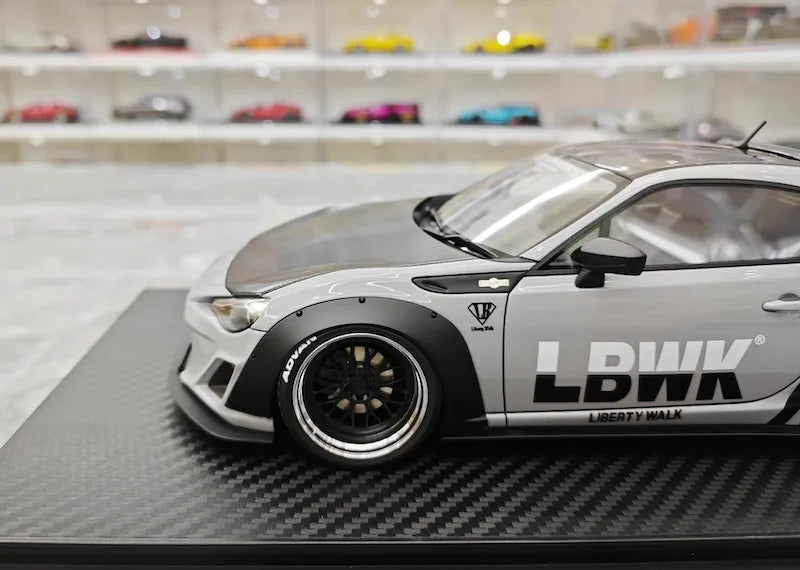 1:18 Toyota 2012 86/Subaru BRZ LBWK Gray Die Cast Model Car
