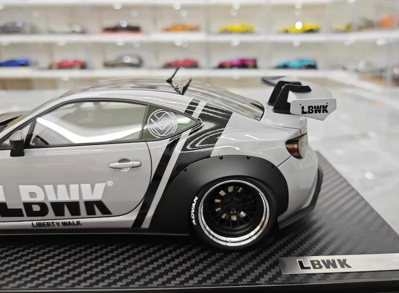 1:18 Toyota 2012 86/Subaru BRZ LBWK Gray Die Cast Model Car