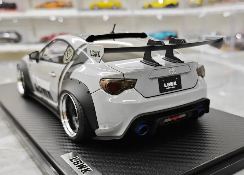 1:18 Toyota 2012 86/Subaru BRZ LBWK Gray Die Cast Model Car