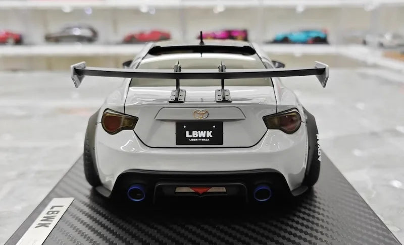 1:18 Toyota 2012 86/Subaru BRZ LBWK Gray Die Cast Model Car