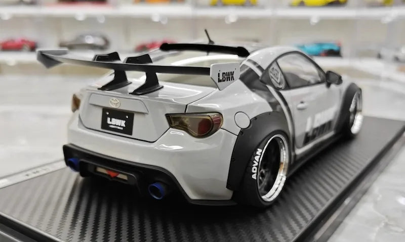 1:18 Toyota 2012 86/Subaru BRZ LBWK Gray Die Cast Model Car