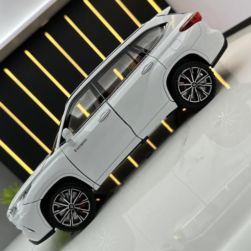 1:24 Toyota 2019 Highlander 4th Die Cast Model Car