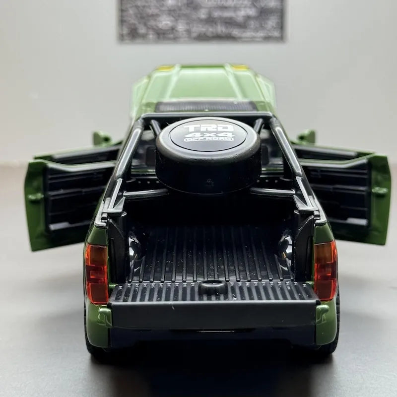 1:32 Toyota 2022 Tundra XK70 3rd Die Cast Model Car
