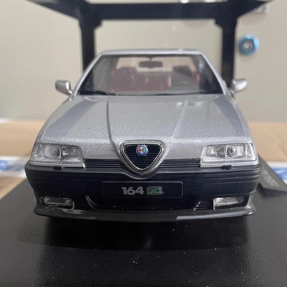 [Triple9] 1:18 Alfa Romeo 1994 164 Q4 Silver Model Car Die-Cast