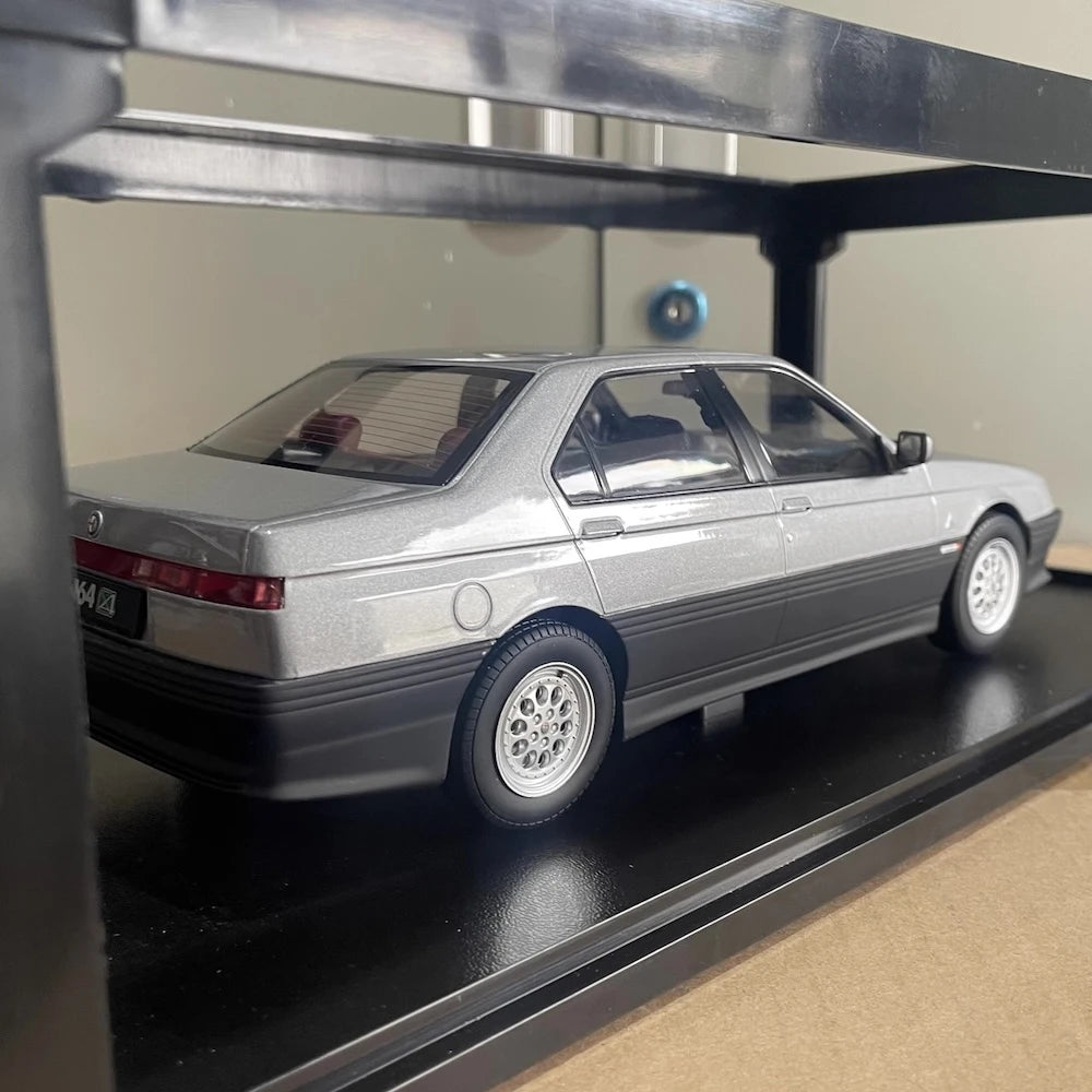 [Triple9] 1:18 Alfa Romeo 1994 164 Q4 Silver Model Car Die-Cast