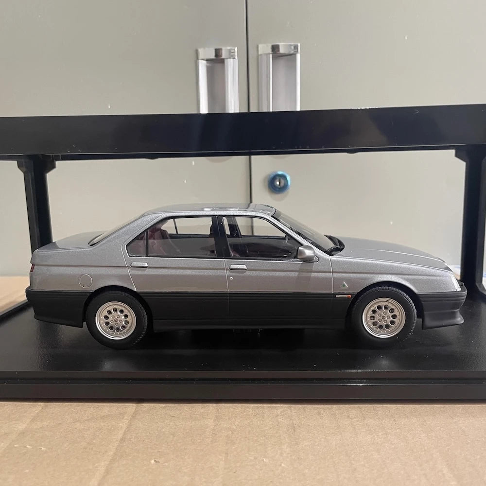 [Triple9] 1:18 Alfa Romeo 1994 164 Q4 Silver Model Car Die-Cast