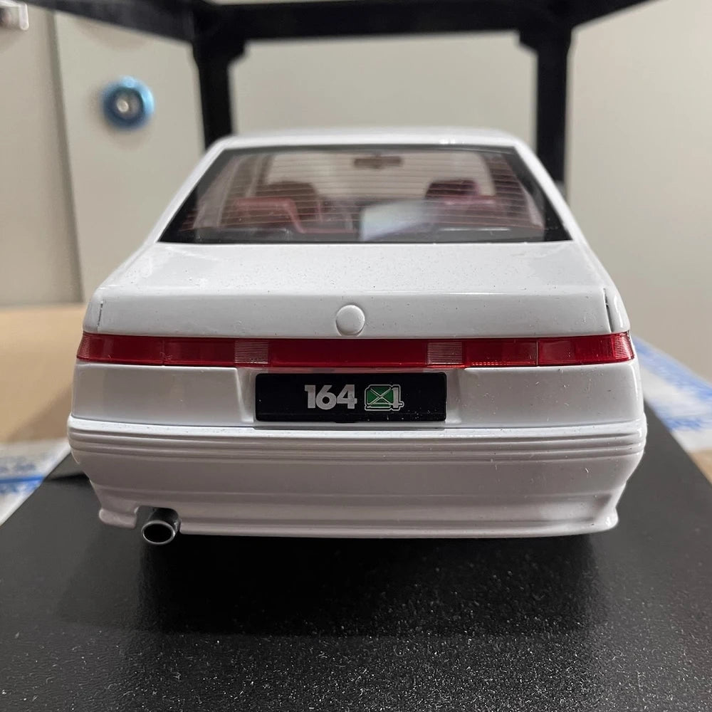 [Triple9] 1:18 Alfa Romeo 1994 164 Q4 ホワイト モデルカー Die-Cast