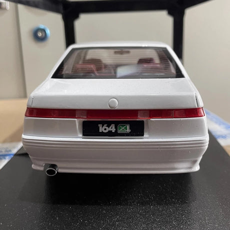 [Triple9] 1:18 Alfa Romeo 1994 164 Q4 White Model Car Die-Cast
