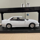 [Triple9] 1:18 Alfa Romeo 1994 164 Q4 ホワイト モデルカー Die-Cast