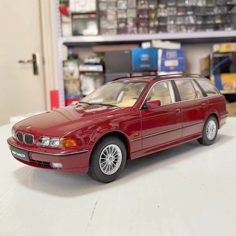 [Triple9] 1:18 BMW 1998 E39 5 Series Touring Red Model Car Die-Cast