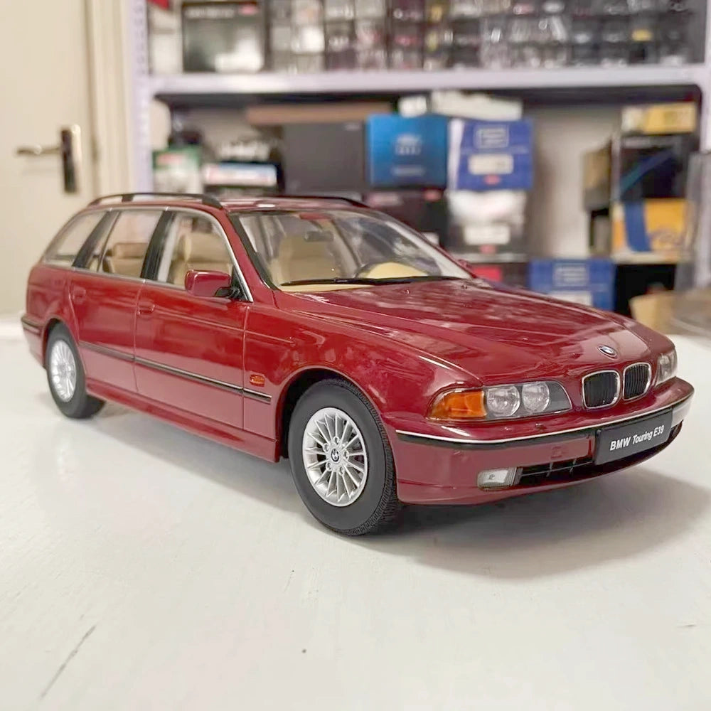 [Triple9] 1:18 BMW 1998 E39 5 Series Touring Red Model Car Die-Cast