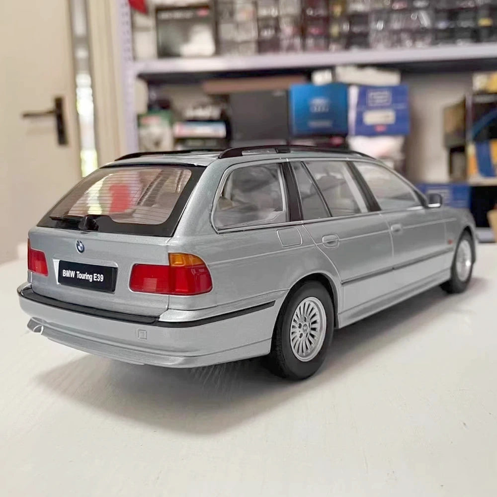 [Triple9] 1:18 BMW 1998 E39 5 Series Touring Silver Model Car Die-Cast