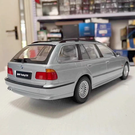 [Triple9] 1:18 BMW 1998 E39 5 Series Touring argent voiture miniature Die-Cast