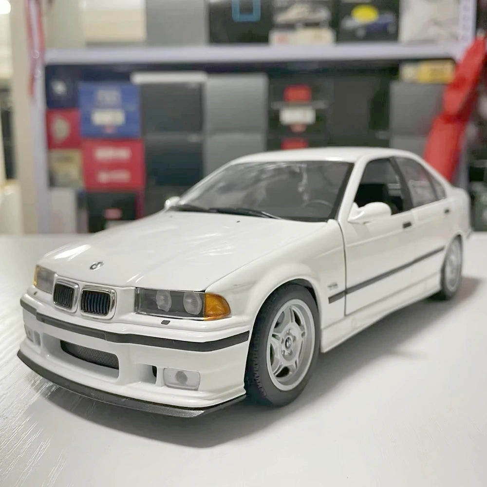 [UT] 1:18 BMW 1993 E36 M3 White Model Car Die-Cast
