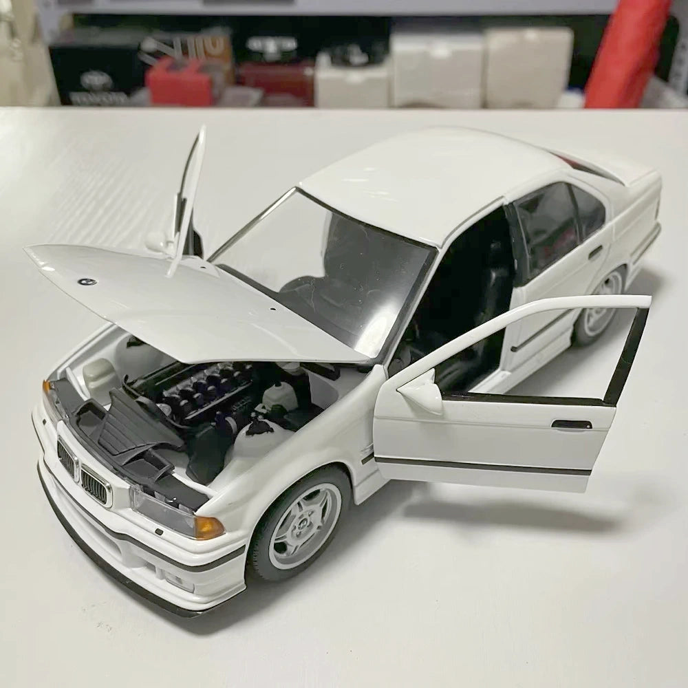 [UT] 1:18 BMW 1993 E36 M3 White Model Car Die-Cast