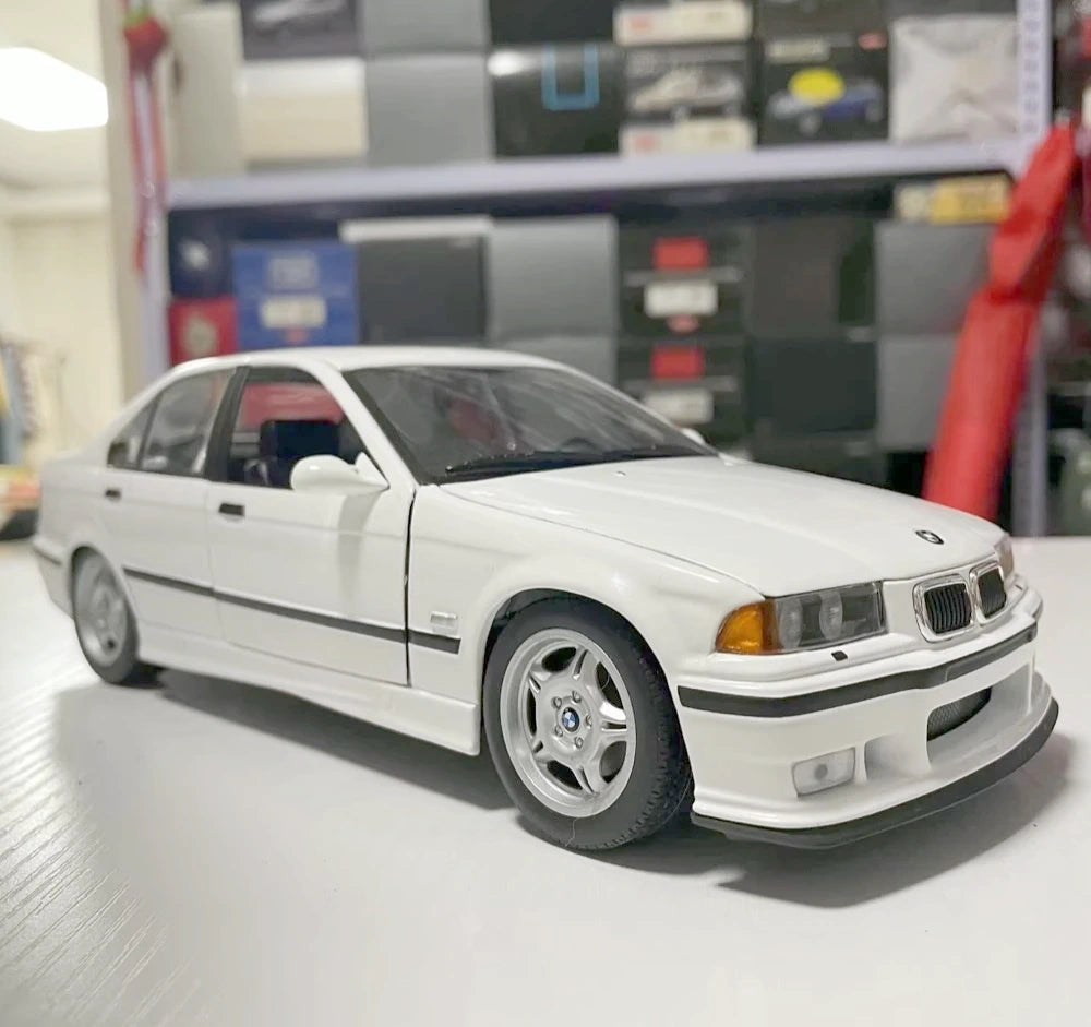 [UT] 1:18 BMW 1993 E36 M3 White Model Car Die-Cast