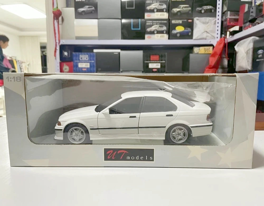 [UT] 1:18 BMW 1993 E36 M3 White Model Car Die-Cast