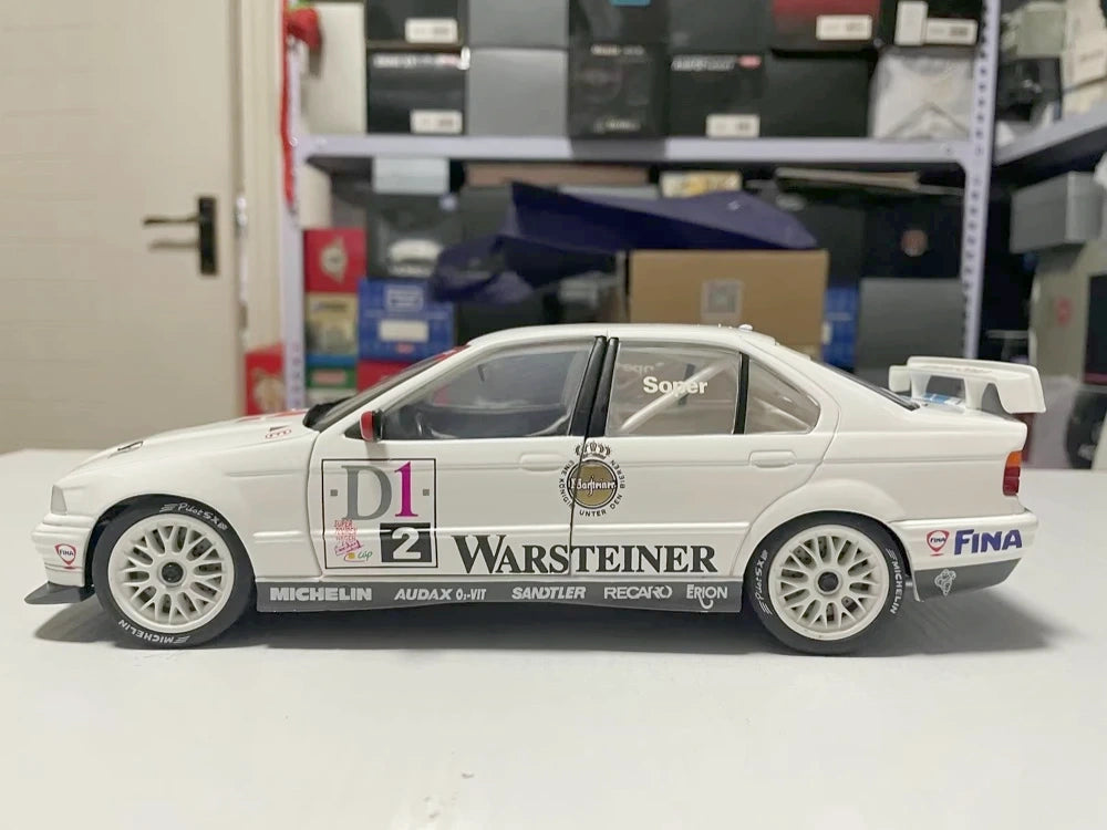 [UT] 1:18 BMW 1997 E36 320i STW Model Car Die-Cast