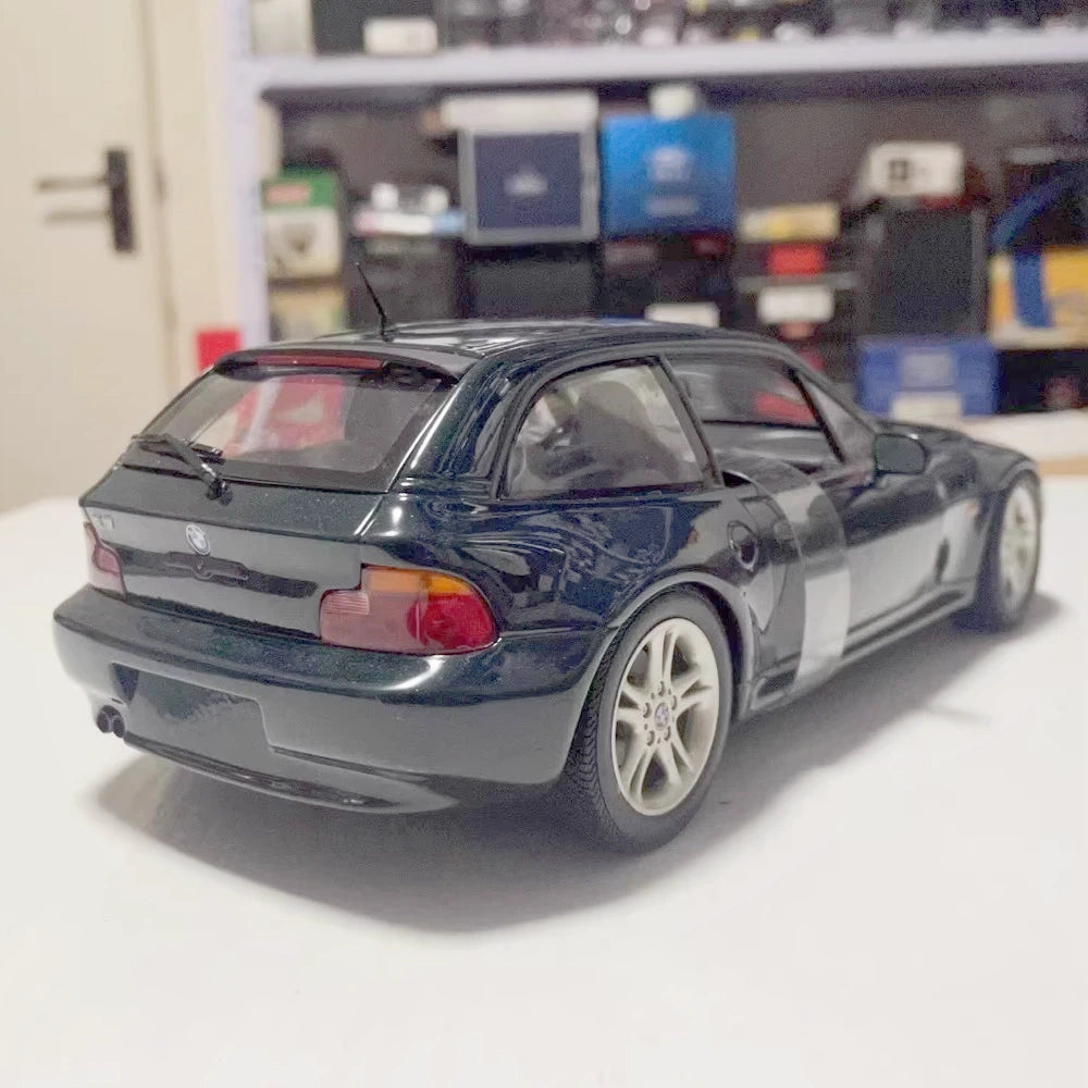 [UT] 1:18 BMW 1999 E36 Z3 Coupe 2.8 Blue Model Car Die-Cast