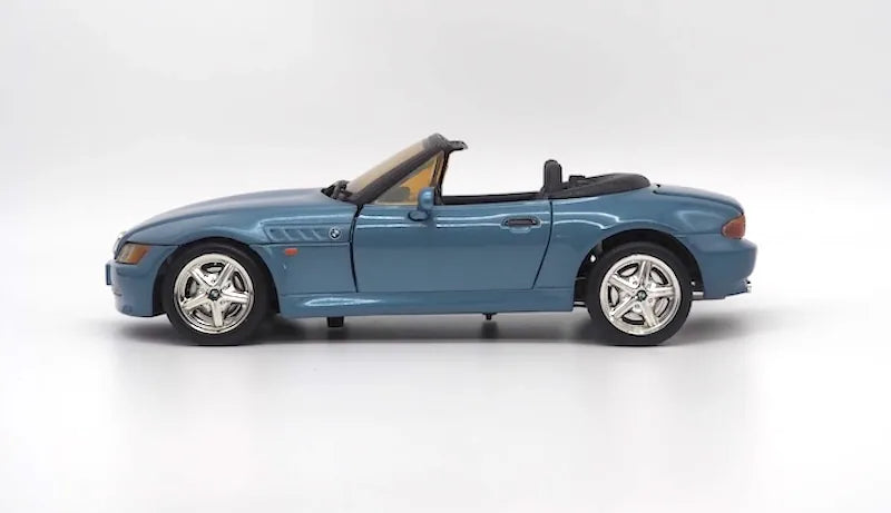 [UT] 1:18 BMW 2000 Z3 2.8 Roadster Blue Model Car Die-Cast