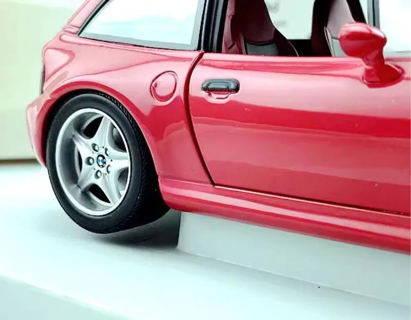 [UT] 1:18 BMW 2002 S54 Z3M Coupe レッド モデルカー Die-Cast
