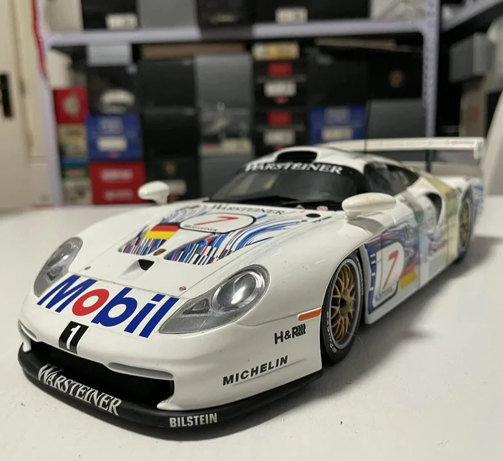 [UT] 1:18 Porsche 1998 911 GT1 Le Mans #6 Model Car Die-Cast