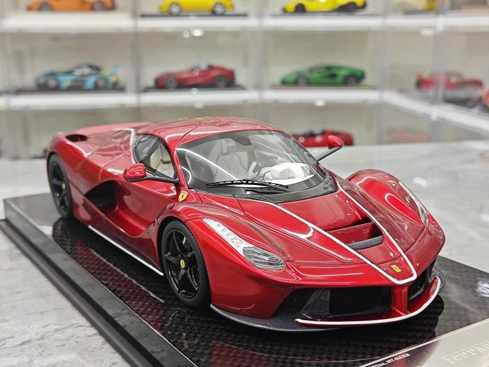 [Ultra Unique] 1:18 Ferrari 2013 LaFerrari Red & White Line Model Car Resin