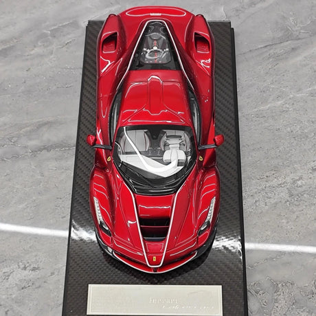 [Ultra Unique] 1:18 Ferrari 2013 LaFerrari Red & White Line Model Car Resin