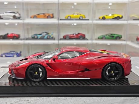 [Ultra Unique] 1:18 Ferrari 2013 LaFerrari Red & White Line Model Car Resin