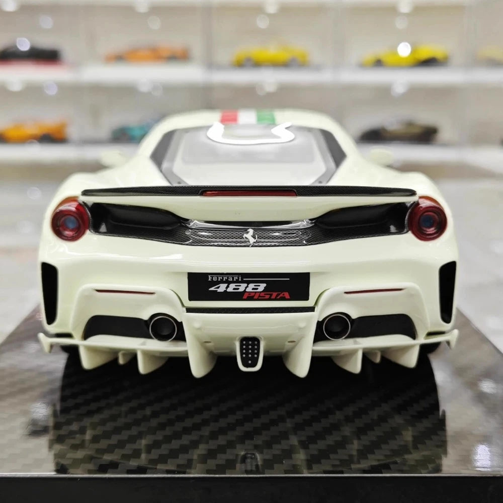 [Ultra Unique] 1:18 Ferrari 2018 488 Pista Luminous Model Car Resin