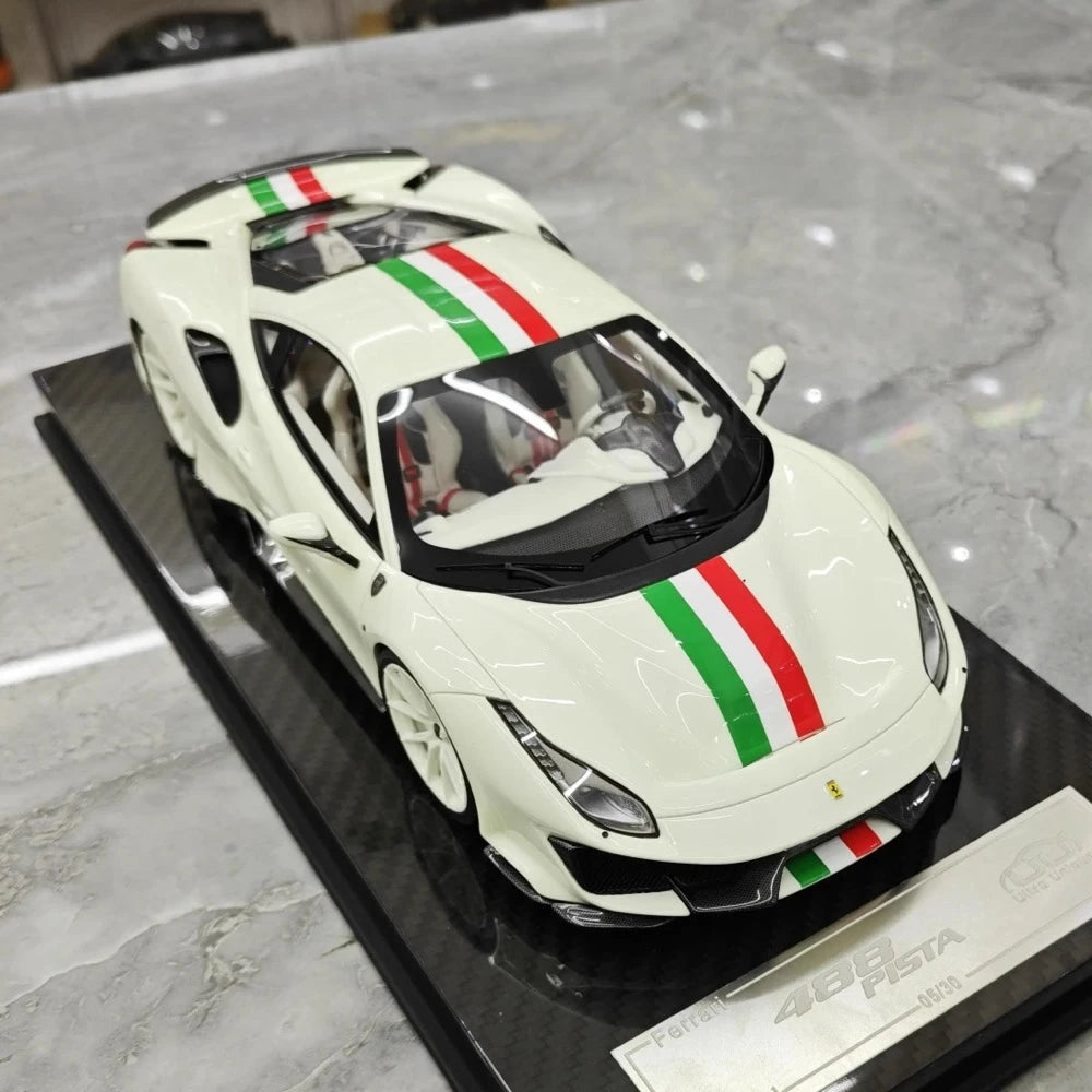 [Ultra Unique] 1:18 Ferrari 2018 488 Pista Luminous Model Car Resin