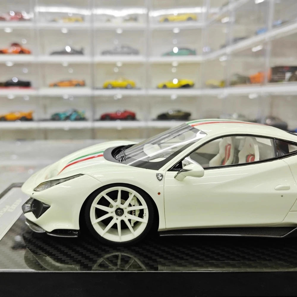 [Ultra Unique] 1:18 Ferrari 2018 488 Pista Luminous Model Car Resin